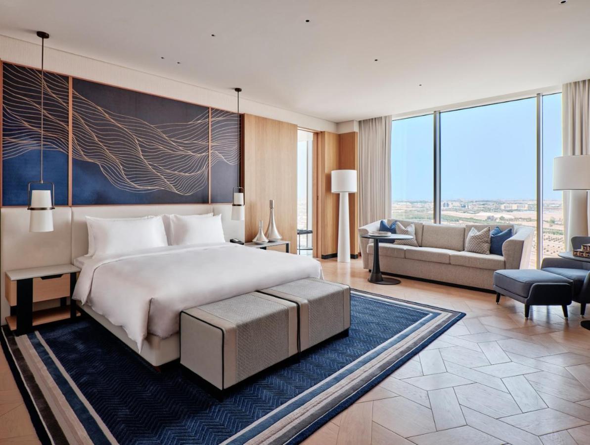 Grand Hyatt Kuwait Hotel Kuwait City Exterior foto A guest room at the hotel