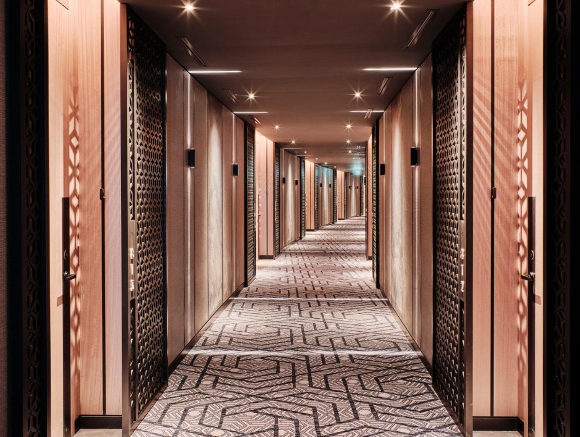 Grand Hyatt Kuwait Hotel Kuwait City Exterior foto A corridor at the hotel