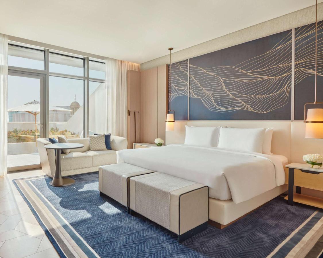 Grand Hyatt Kuwait Hotel Kuwait City Exterior foto A bedroom at the hotel
