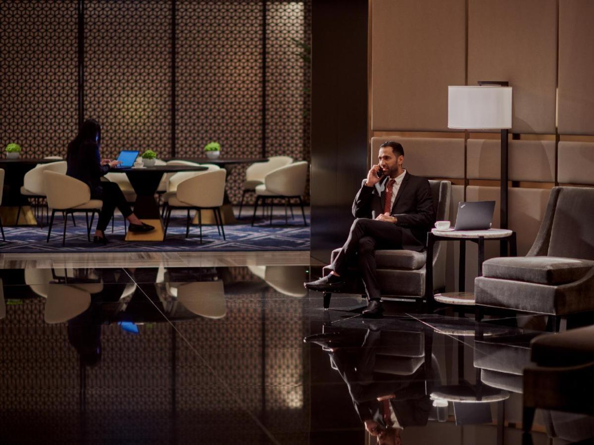 Grand Hyatt Kuwait Hotel Kuwait City Exterior foto The Lounge at the airport